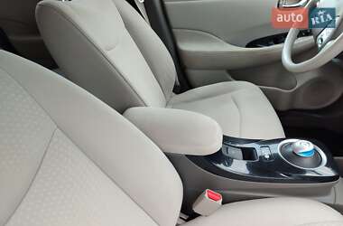 Хетчбек Nissan Leaf 2012 в 