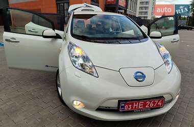 Хетчбек Nissan Leaf 2012 в 