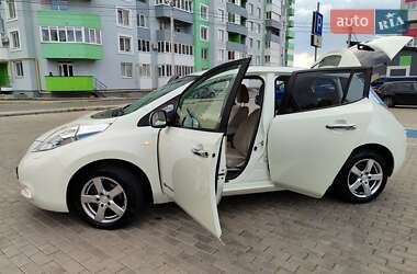 Хетчбек Nissan Leaf 2012 в 
