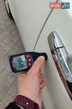 Хетчбек Nissan Leaf 2012 в 