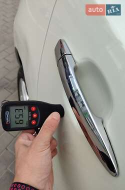 Хетчбек Nissan Leaf 2012 в 