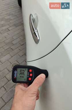 Хетчбек Nissan Leaf 2012 в 