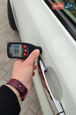 Хетчбек Nissan Leaf 2012 в 