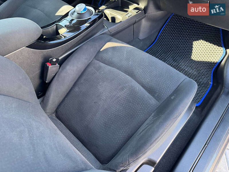 Хэтчбек Nissan Leaf 2017 в Стрые