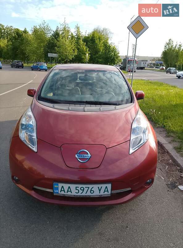 Хетчбек Nissan Leaf 2011 в Києві