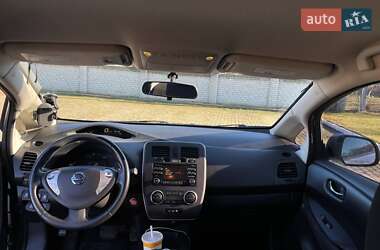 Хетчбек Nissan Leaf 2015 в 