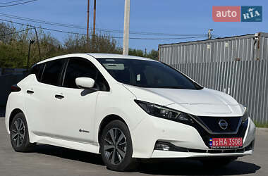 Хэтчбек Nissan Leaf 2018 в 