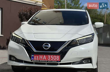 Хэтчбек Nissan Leaf 2018 в 