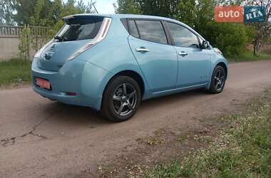 Хетчбек Nissan Leaf 2014 в 