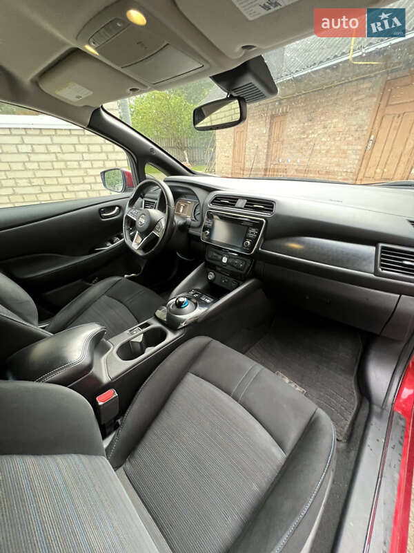 Хэтчбек Nissan Leaf 2018 в Тернополе