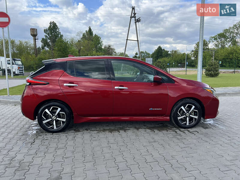 Хэтчбек Nissan Leaf 2018 в Тернополе