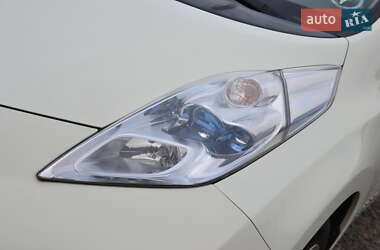 Хэтчбек Nissan Leaf 2013 в 