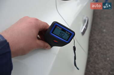 Хэтчбек Nissan Leaf 2013 в 