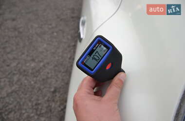 Хэтчбек Nissan Leaf 2013 в 