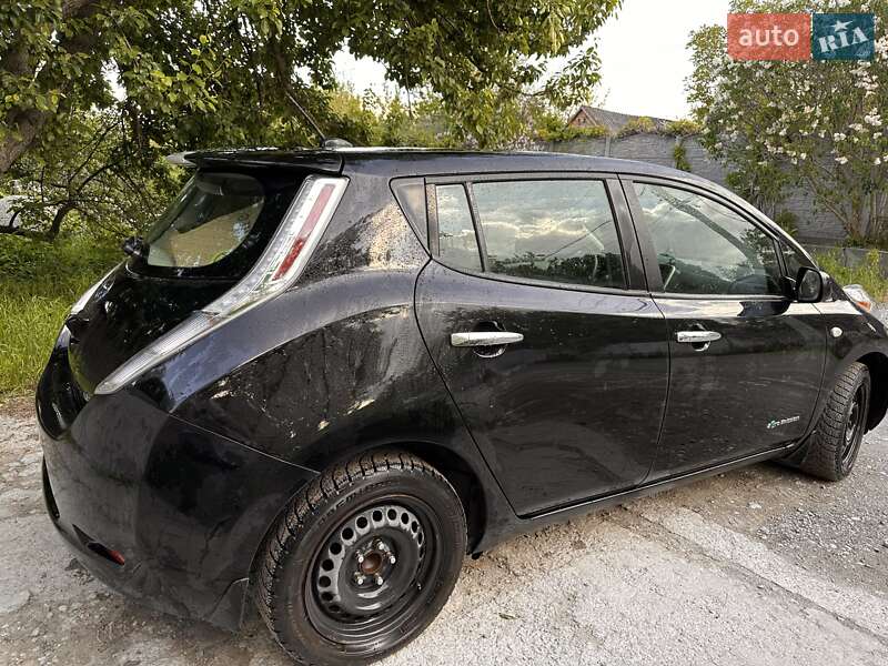 Хэтчбек Nissan Leaf 2016 в Днепре