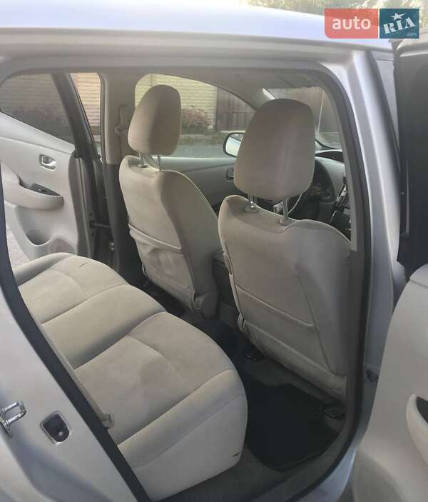 Хэтчбек Nissan Leaf 2012 в Киеве