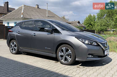 Хэтчбек Nissan Leaf 2019 в 