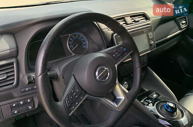 Хэтчбек Nissan Leaf 2019 в 