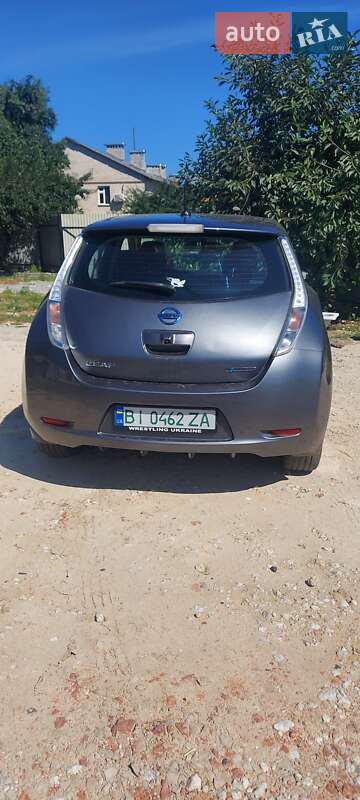 Хэтчбек Nissan Leaf 2016 в Полтаве