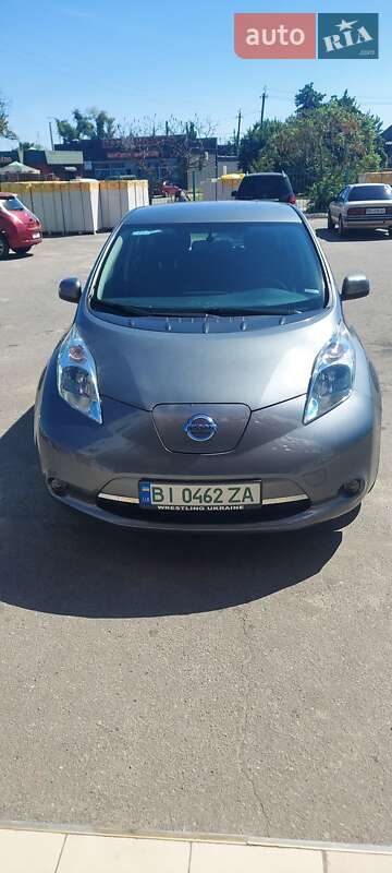 Хэтчбек Nissan Leaf 2016 в Полтаве
