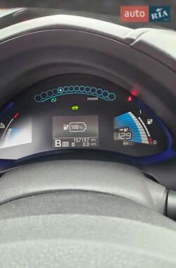 Хетчбек Nissan Leaf 2013 в 