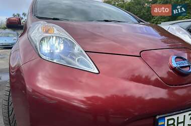 Хетчбек Nissan Leaf 2013 в 