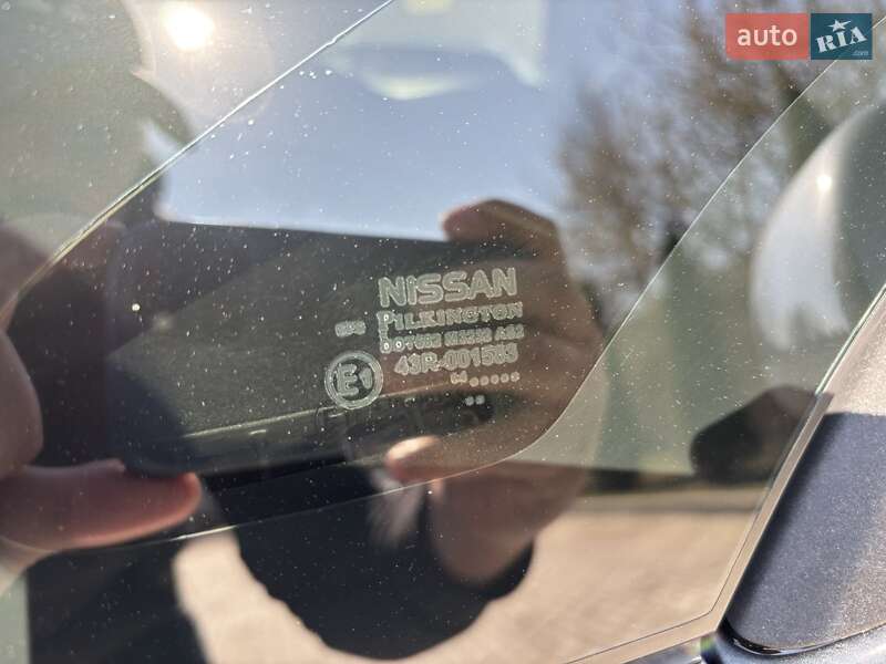 Хэтчбек Nissan Leaf 2015 в Львове