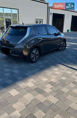 Хэтчбек Nissan Leaf 2017 в 