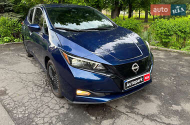 Хэтчбек Nissan Leaf 2022 в 