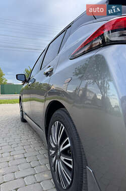 Хетчбек Nissan Leaf 2022 в 