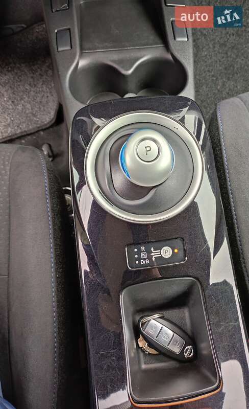 Хетчбек Nissan Leaf 2016 в Києві