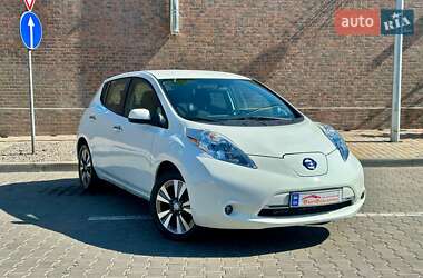 Хетчбек Nissan Leaf 2016 в 