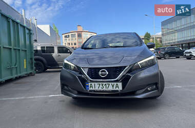 Хетчбек Nissan Leaf 2018 в 