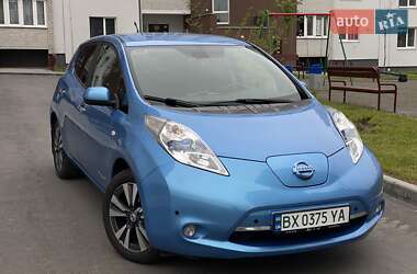 Хэтчбек Nissan Leaf 2013 в 