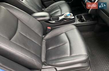 Хэтчбек Nissan Leaf 2013 в 