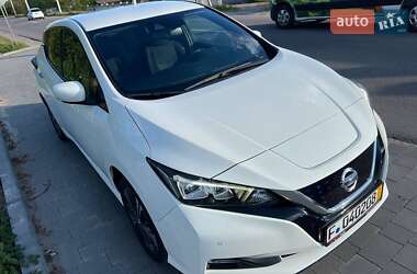 Хетчбек Nissan Leaf 2019 в 