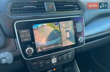 Хетчбек Nissan Leaf 2019 в 