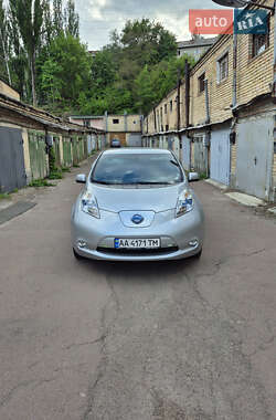 Хэтчбек Nissan Leaf 2013 в Киеве