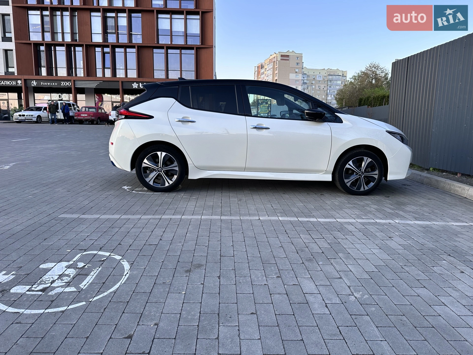 2021 Nissan Leaf - мініатюра 11