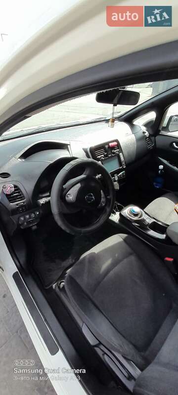 Хэтчбек Nissan Leaf 2016 в Ужгороде