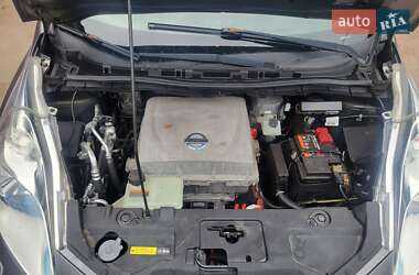 Хэтчбек Nissan Leaf 2014 в 