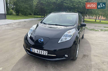 Хэтчбек Nissan Leaf 2012 в 