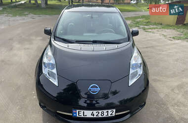 Хэтчбек Nissan Leaf 2012 в 