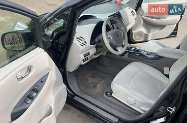 Хэтчбек Nissan Leaf 2012 в 