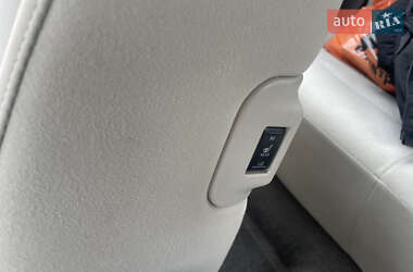 Хэтчбек Nissan Leaf 2012 в 