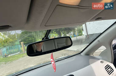 Хэтчбек Nissan Leaf 2012 в 