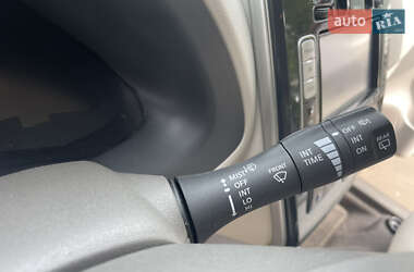 Хэтчбек Nissan Leaf 2012 в 