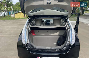 Хэтчбек Nissan Leaf 2012 в 