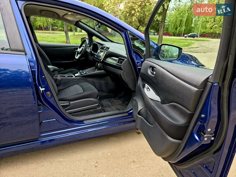 Хэтчбек Nissan Leaf 2020 в Кривом Роге