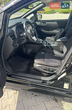 Хэтчбек Nissan Leaf 2019 в 